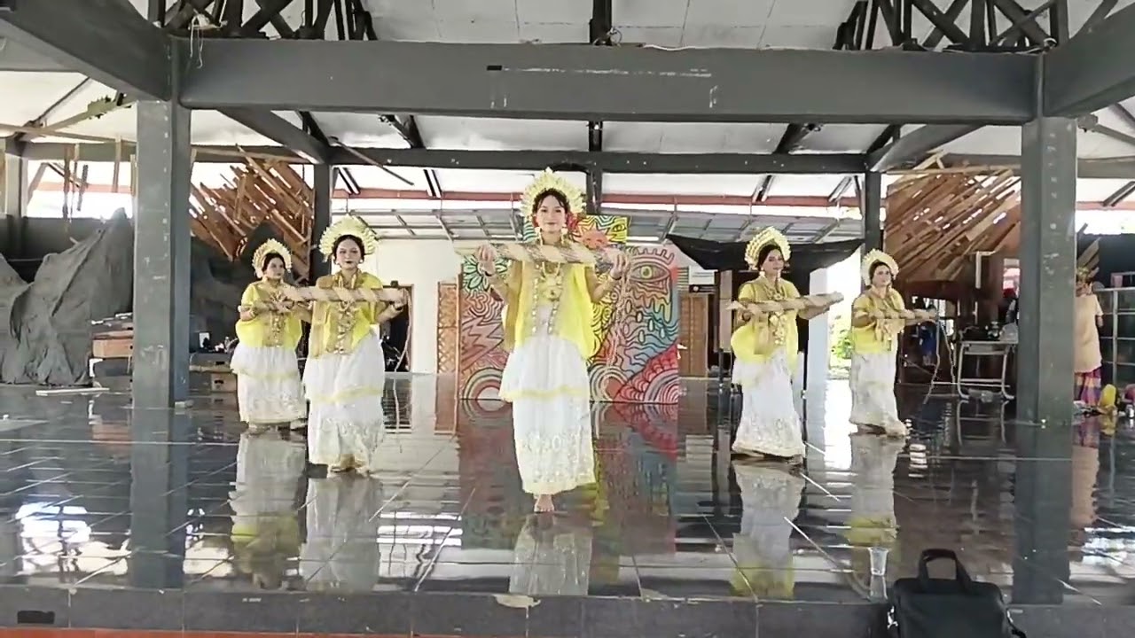 Tari Komunal: Tari Sere Alusu Makkunrai Fsd Unm