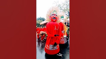 Peserta pawai festival ondel ondel taman mini 2025