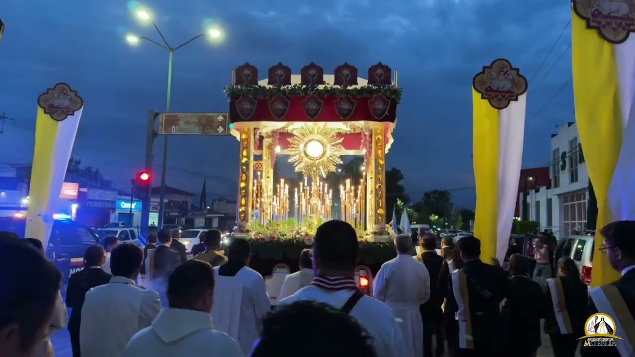 #EnVivo Procesión Corpus Christi #ArquiMorelia