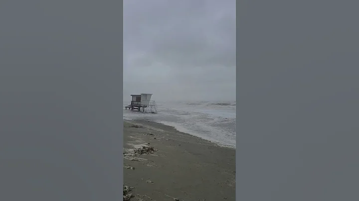 Hurricane Nicole - Alan Shepard Park - Cocoa Beach...