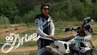 GQ Drive: Konrad Dąbrowski i motocykl, który wygrał Rajd Dakar
