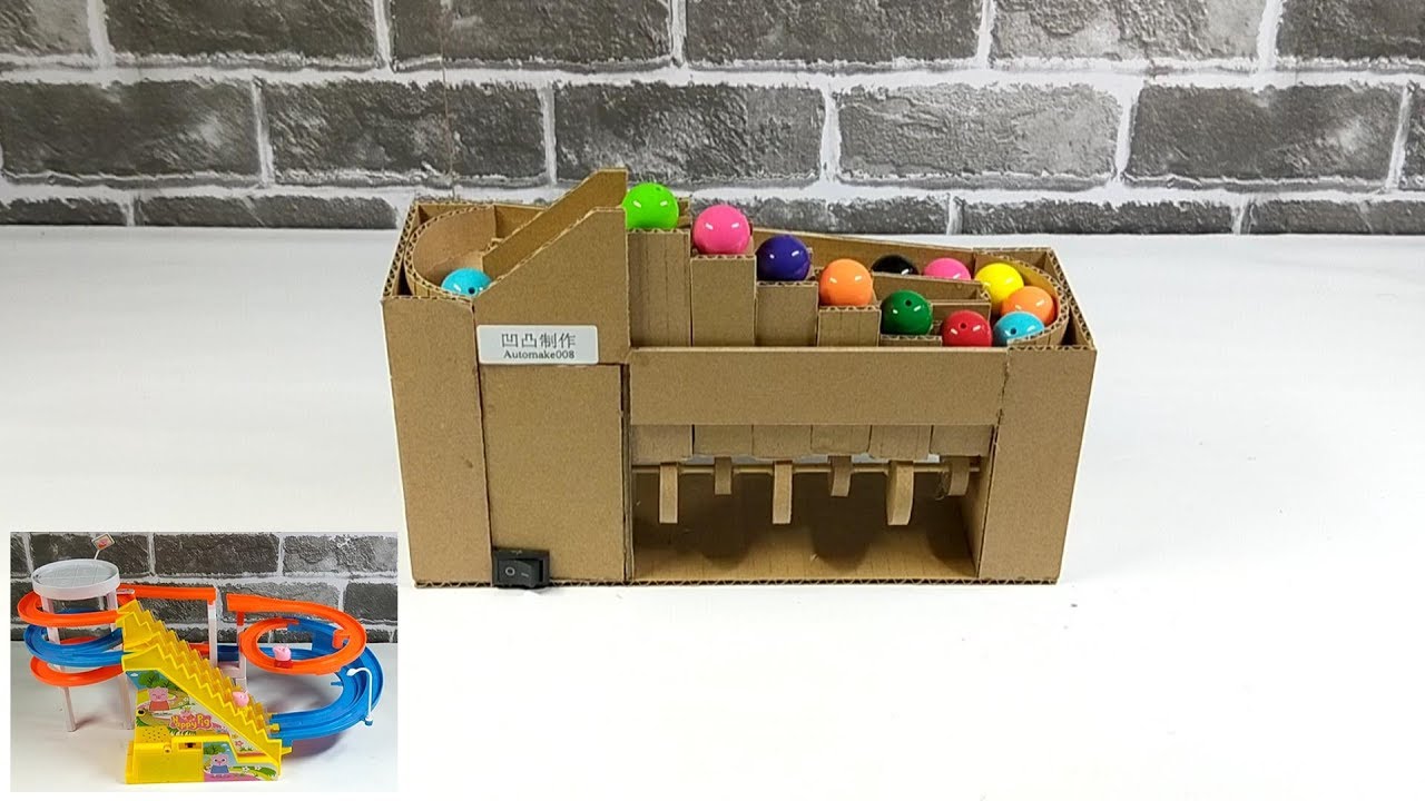 (DIY)弹珠可以自动爬楼梯！手工达人用纸板制作来解答小猪佩奇自动爬楼梯、滑滑梯的原理