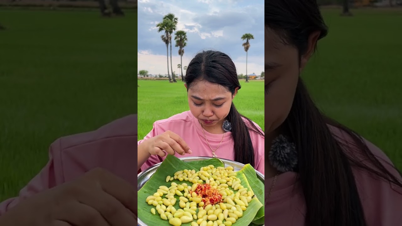 Eating wild grape with spicy chili  