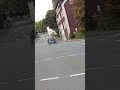 Auto hält auf Fußgänger drauf  #dashcam #fahrrad #shorts #autofahrer #auto #stvo