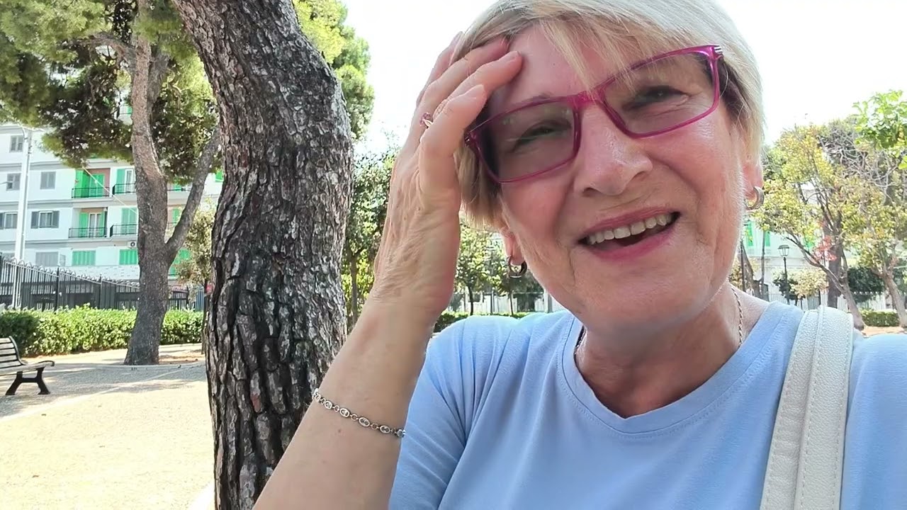 Жаль ушла одна работа.Итальянцы без комплексов.