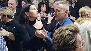 Download Lagu Utwór wszystkim doskonale znany- zaśpiewany pięknym,aksamitnym głosem! MP3