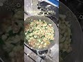 cocinando algo sencillo