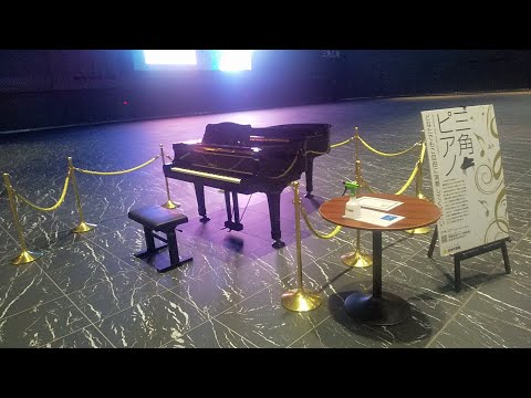 ストリートピアノ "Breathing" 新宿住友ビル三角ピアノ Gospel Piano