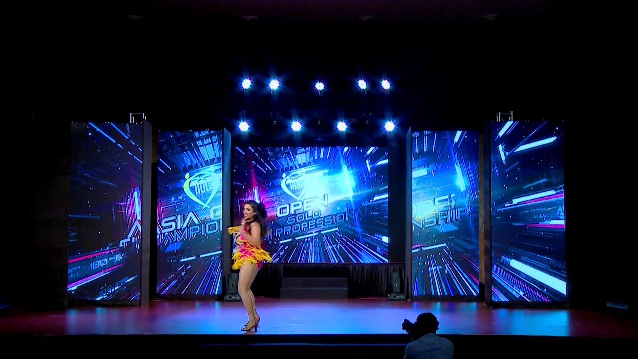 Solo Semi-Pro Female Runner up - Nancy Rustagi - IIDC 2017 - Asia Open Championship workshop cafe