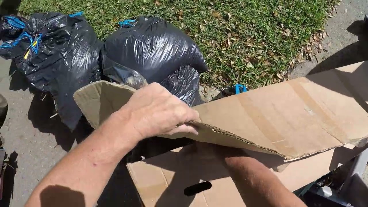 Придорожные сокровища — они выбрасывают всё!