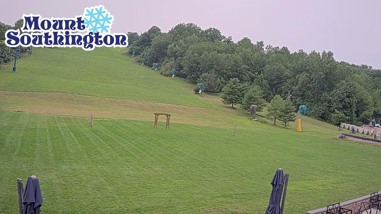 Live webcam view of Mount Southington Ski Area Slopes Cam