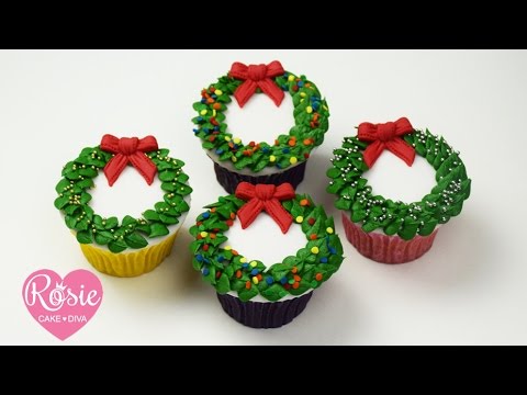 How To Make A Buttercream Christmas Wreath Cupcake Youtube
