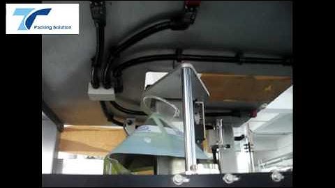 VFFS packing machine working on doypack bags with ziplock