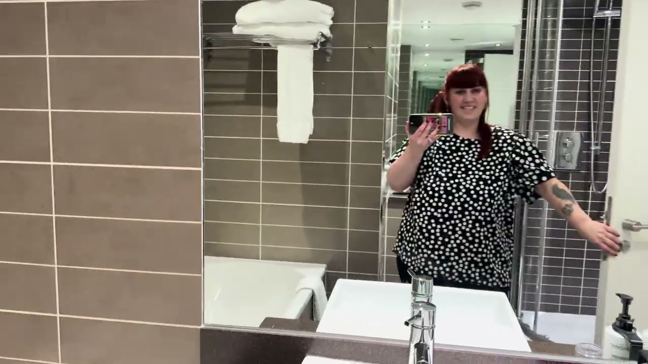 Crowne Plaza Manchester City Centre One Bedroom Suite TOUR! 