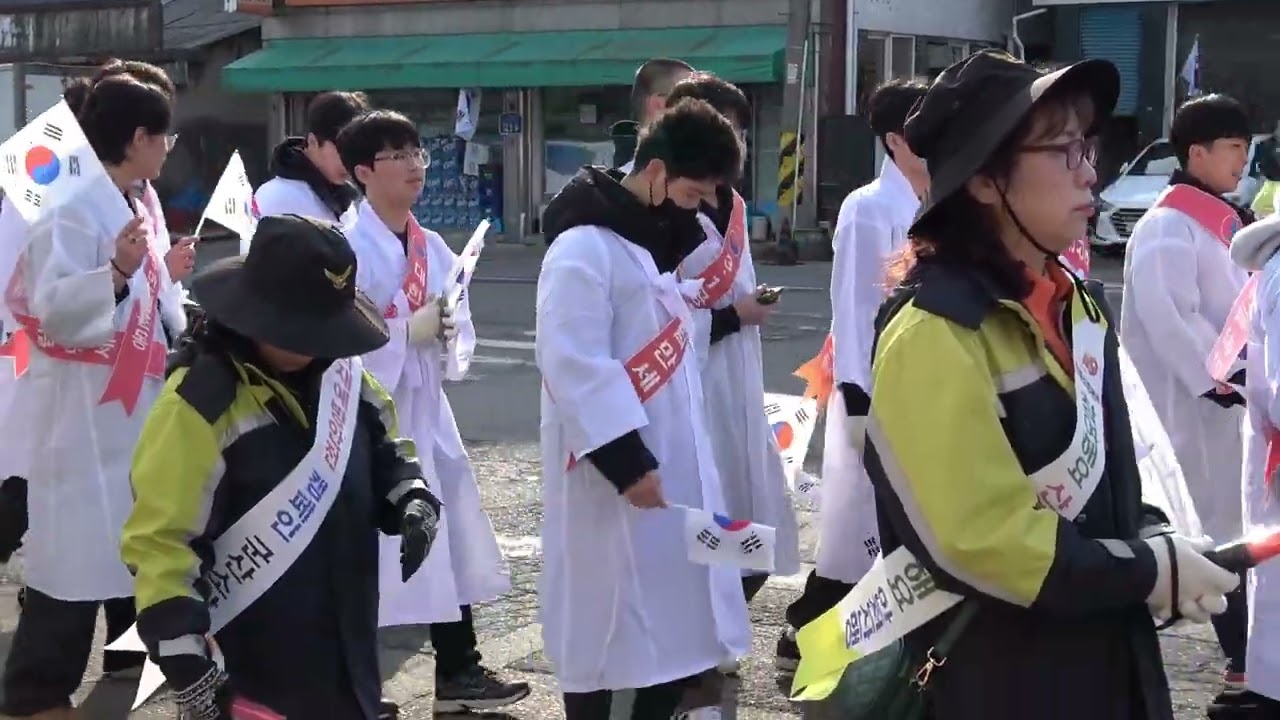 3. 1 절 기념행사 시가행진