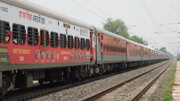 BRC WAP-7 Powering Patliputra - Mumbai LTT Express Skips Patel Halt Railway Station 🔥