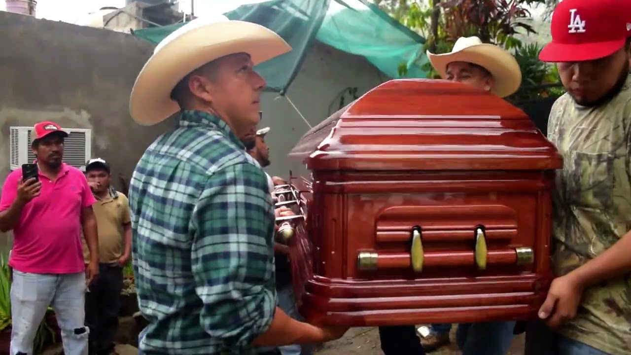 Homenaje Señora Aurora Díaz 