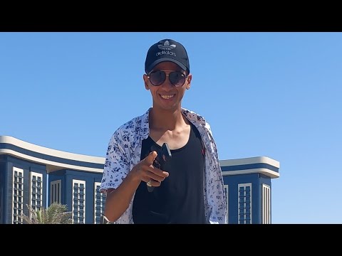 تشتريني بكام يا عم