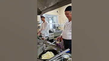 НАШУМЕВШИЕ ЯЙЦА С ПОМИДОРАМИ ОТ ДЯДЬ НУРИКА