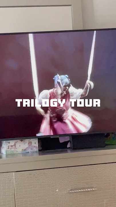Trilogy tour movie night 🎀🧸