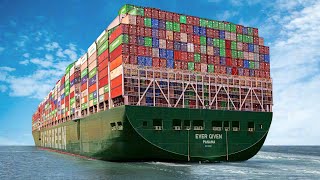 Cuộc sống trên tàu container lớn nhất thế giới ở giữa đại dương
