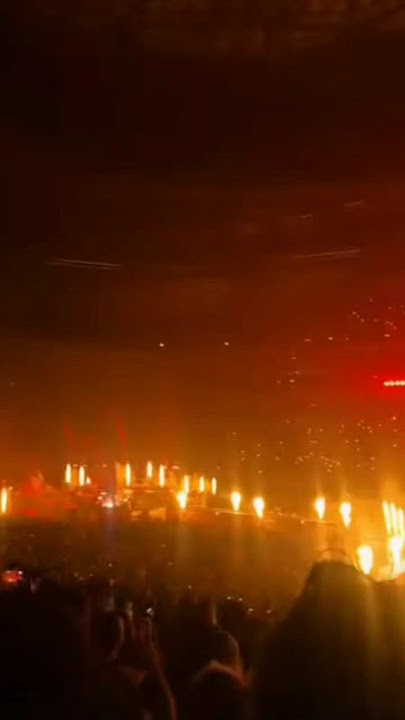 Who are you to judge?Only you to trust, only you 💥 The Weeknd ~The Hills 📍Live in Afterhourstilldawn