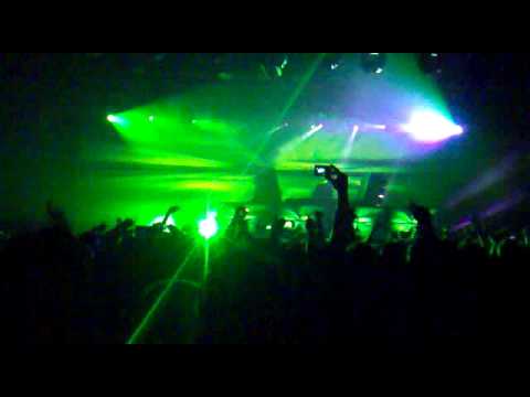 DJ Tiesto @ Trondheim 020509 La Roux - In For The Kill (Tristan Ingram & Black Russian x)