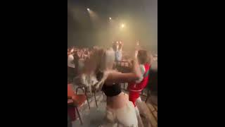 • Aleyna Tilki Adının Aşk Dedikodularına Karıştığı Uzi’nin Konserinde Böyle Coştu.