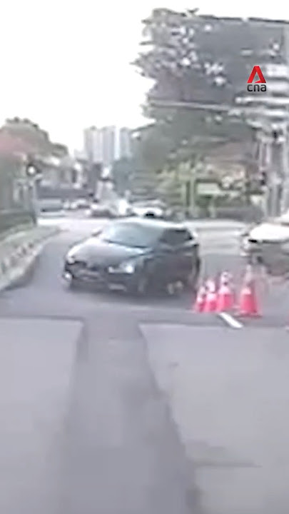 Tanjong Katong sinkhole: New dashcam footage shows uneven road before car falls into hole