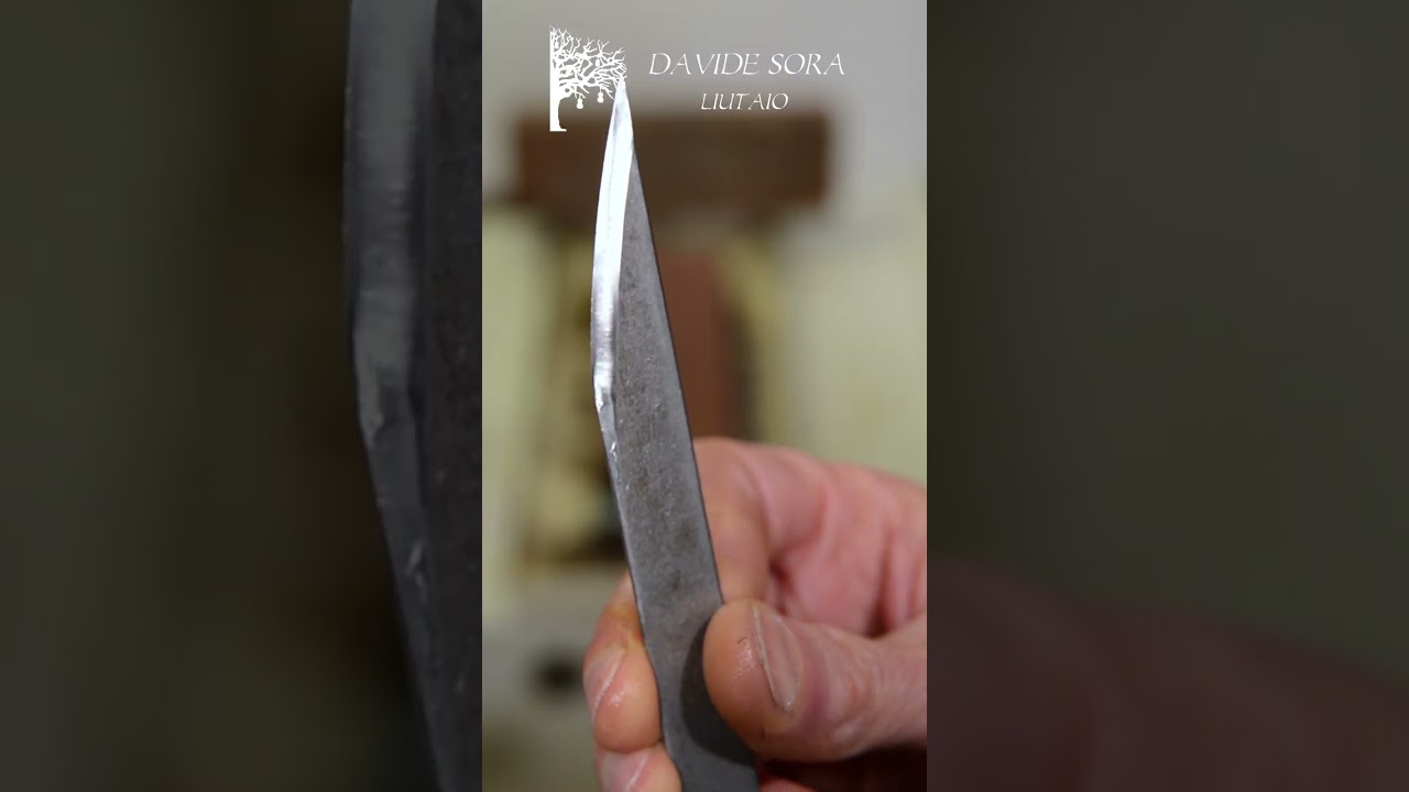 Sharpening a luthier's knife blade - Affilatura della lama di un coltello da liutaio