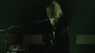 London Grammar - Truth Is A Beautiful Thing (Live At Brooklyn Steel New York 08-01-2017)