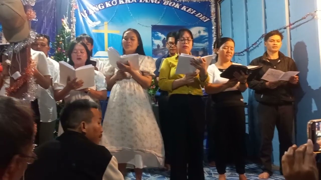 Dah la yơ. ..mrô .99 .hla hơri ư ang. Nhạc cơ đốc. Bahnar. Montagnards. 