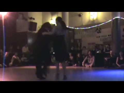 Silvia Toscano y Aoniken Quiroga en La Milonga Solidaria 02