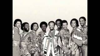Video thumbnail of "Earth Wind and Fire - Boogie Wonderland"