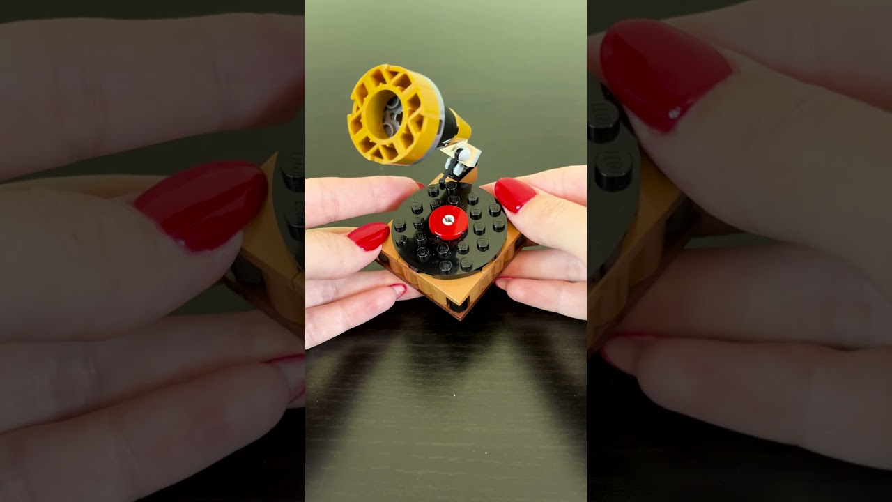 BUILDING LEGO BROWN GRAMOPHONE (11717) SET