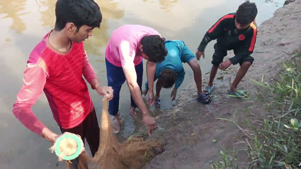 Michi kase perkte hain / دریا سے مچھلی کیسے پکڑتے ہیں