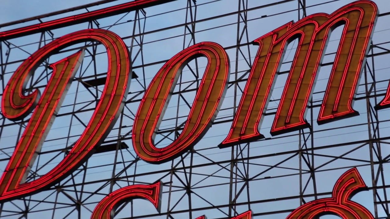 Up Close and Personal With the Domino Sugars Sign