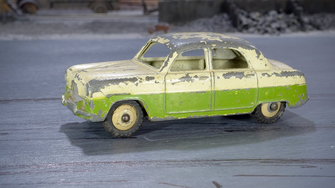 Dinky Toys Ford Zephyr 162 – 1/43 – Voiture Miniature Ancienne