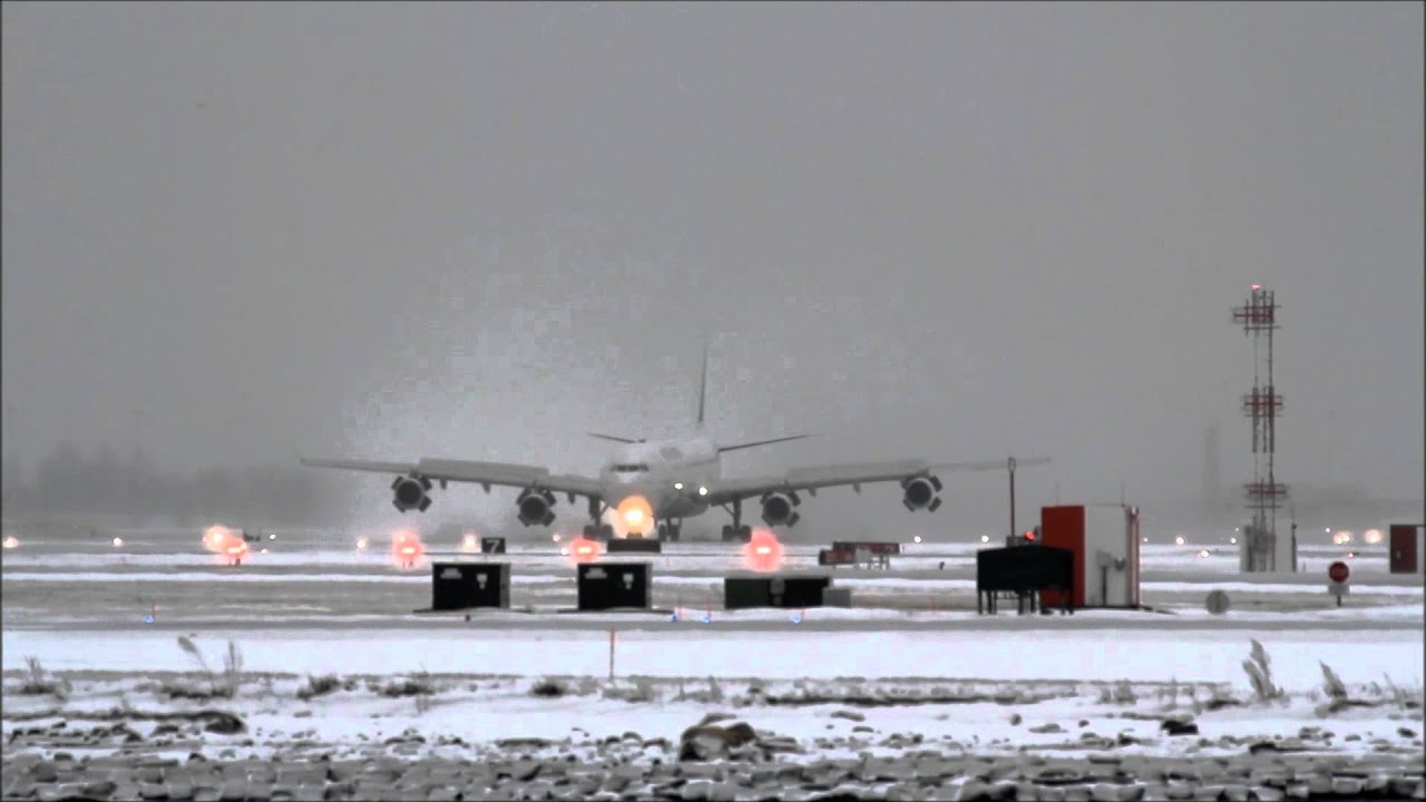Snow Day at Boston Logan International Airport 1/21/2012 YouTube
