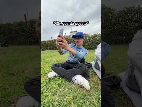 iPhone vs Android 😂 #romics thumbnail