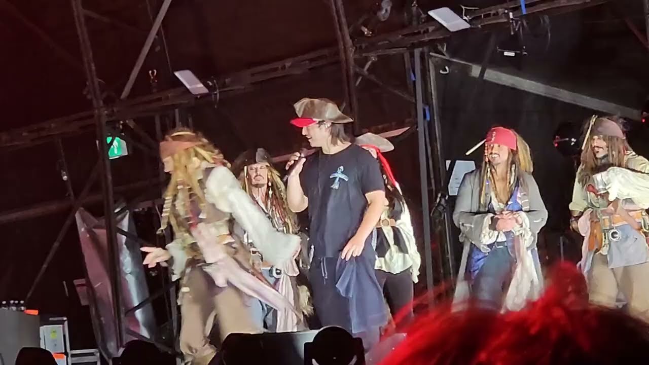 Joji References Pink Guy At Concert