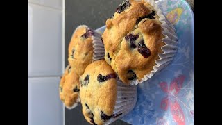 Juicy blueberry muffins (makes 6)