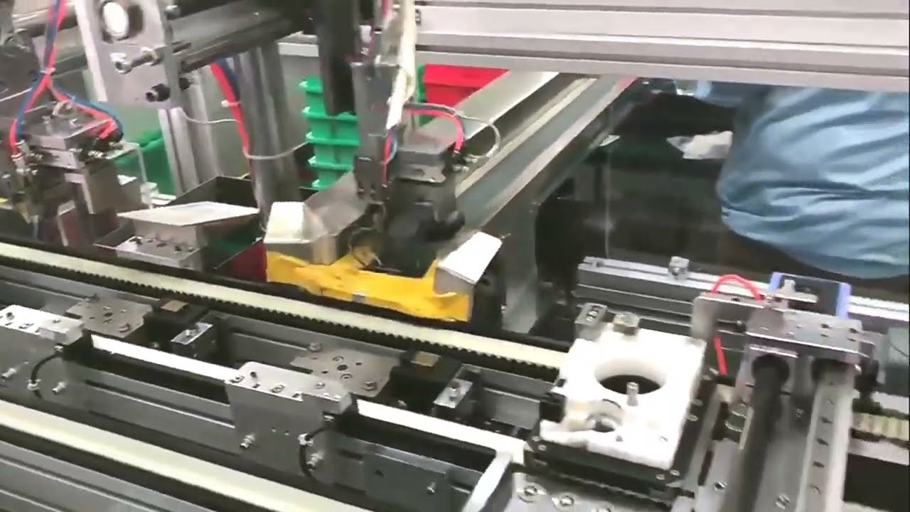 Automatic  brush assembly machinery for sweeping robot intelligent equipment