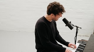 Dan Elliott - I Only Miss You When I'm Breathing - Piano - Live from 'Grey Area'