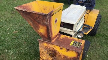 Cub Cadet 1200 with Chipper/shredder attachment