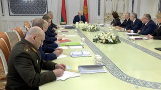 Лукашенко высказался о протестах в России и Навальном