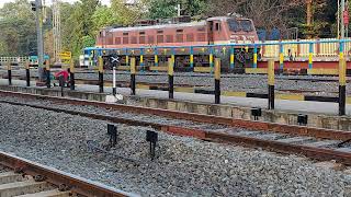 Indian Railways Light Locomotives WAP4 Arriving at Mayiladuthurai Junction 27/12/21??