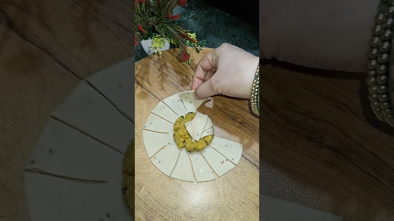 Beautiful Samosa Folding Technique 