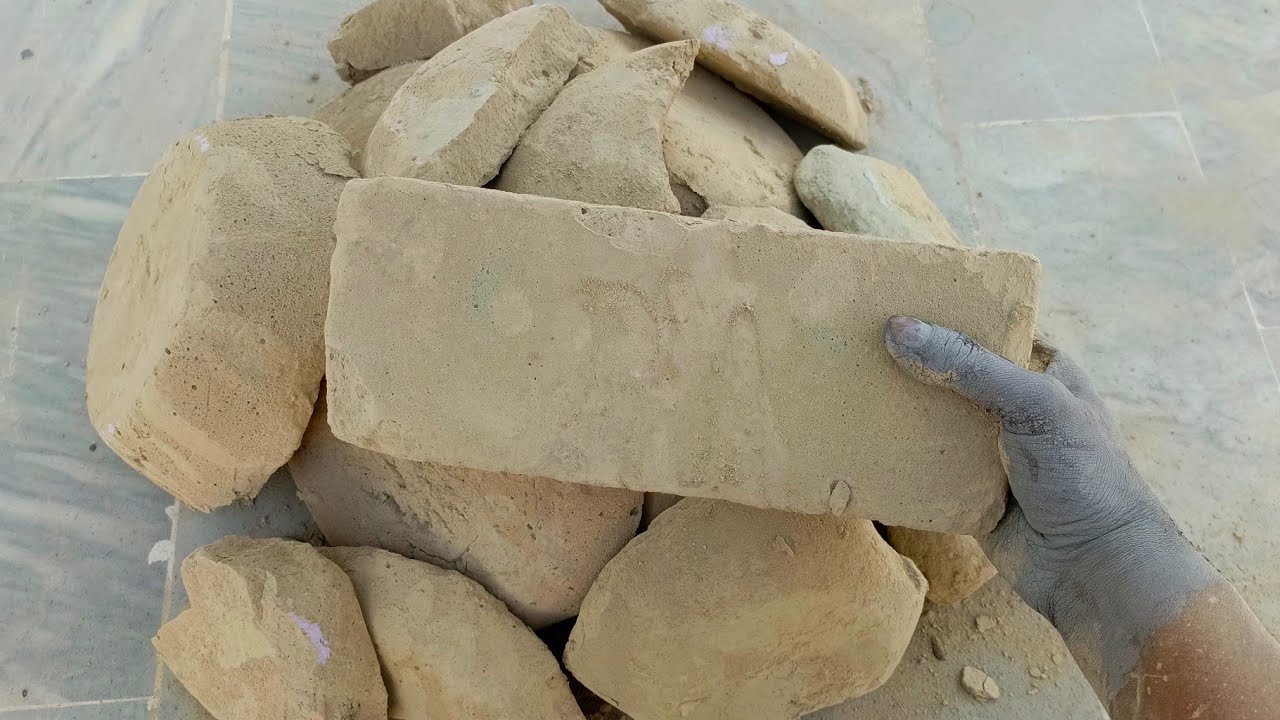 Asmr.sukoon mud dirt dry crumbling tez hawa ki waja se sound low ho raha he 😞