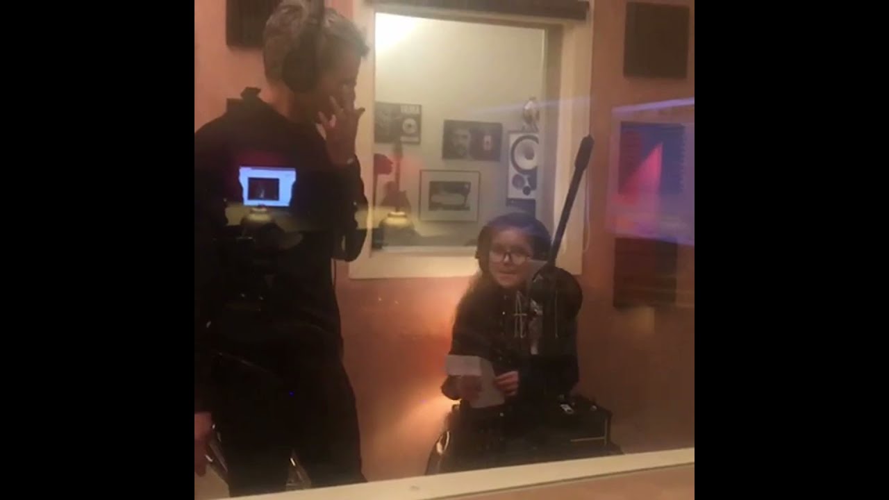 Little Celine Dion singing "Bozo" (Aline Dieu, biopic BTS)